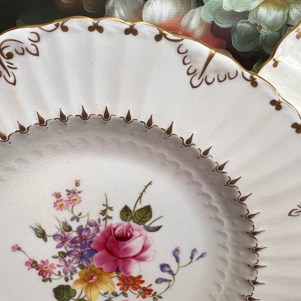 Elegant Floral Dinnerware Set with Gold Trim - Picture 10 of 10